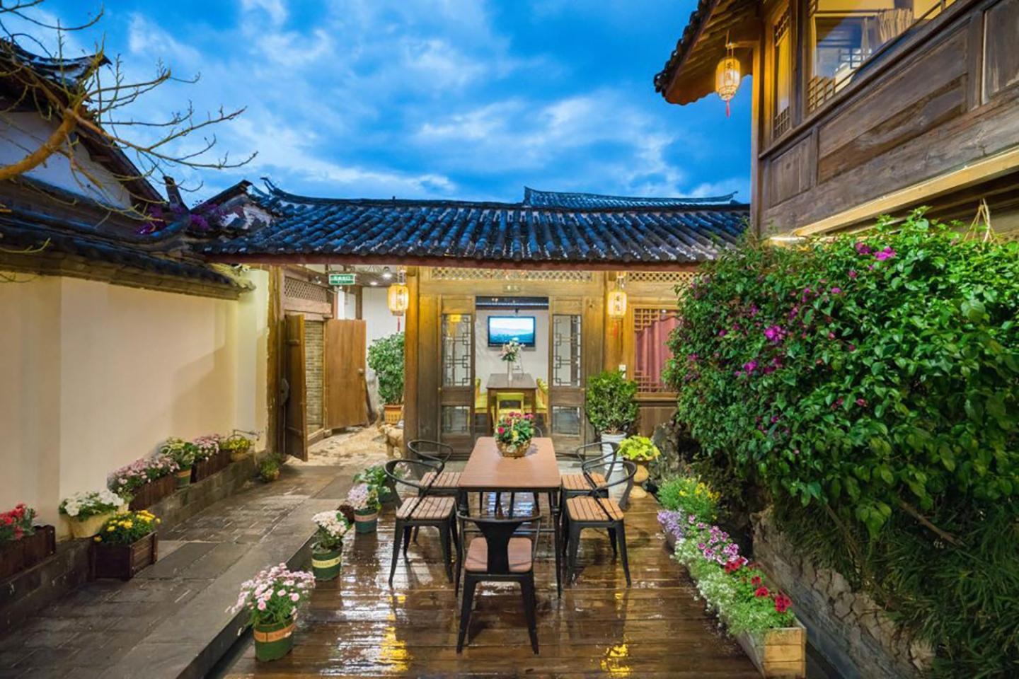 Big Tree Guesthouse - Naxi Old Style Lijiang  Exterior photo