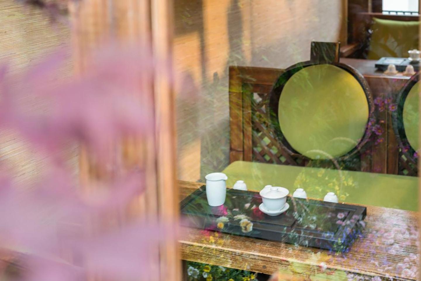 Big Tree Guesthouse - Naxi Old Style Lijiang  Exterior photo
